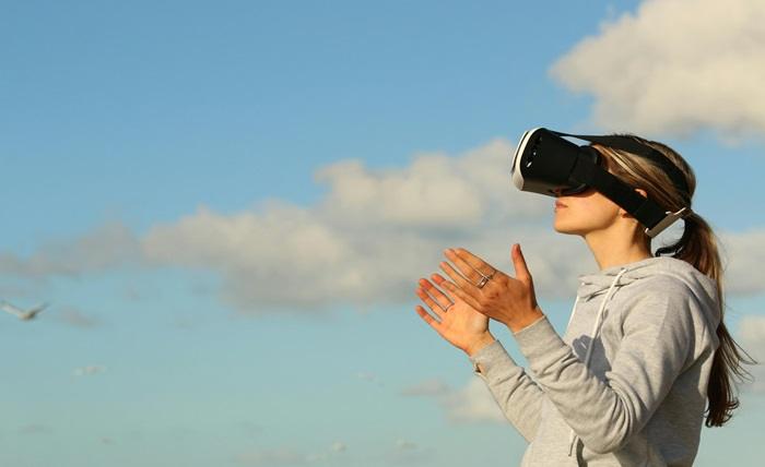 The Transformative Impact of Virtual Reality Across Industries: From Healthcare to Entertainment