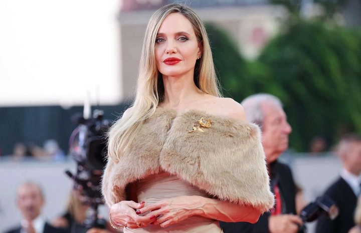 Angelina Jolie Net Worth 2024: Age, Height, Weight, Family, Bio/Wiki