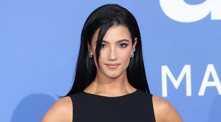 Charli D’Amelio Net Worth 2024: Age, Height, Weight, Family, Bio/Wiki